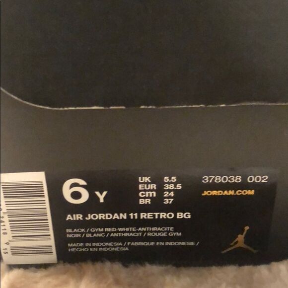 Air Jordan 11 Retro BG - Picture 2 of 7